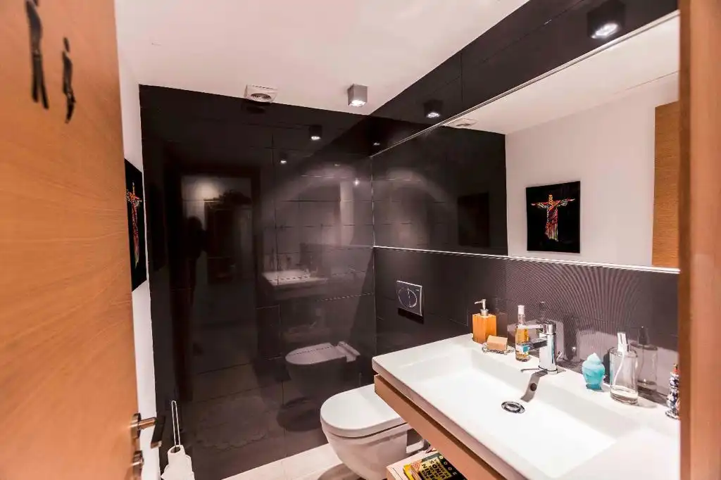 Bany de Apartament en venda en Eivissa amb Aire condicionat, Calefacció i Jardí privat
