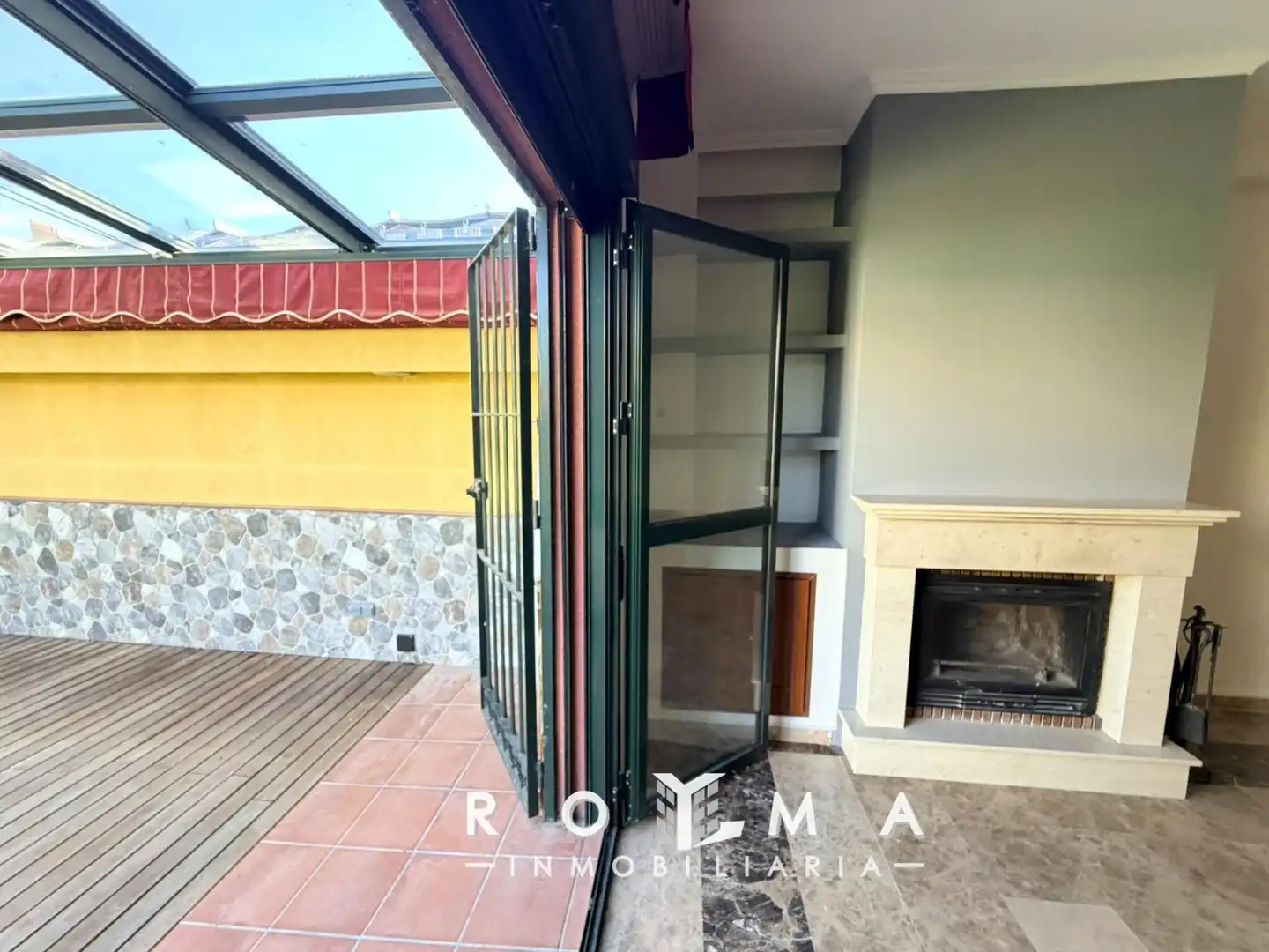 Terraza de Casa adosada de alquiler en Bormujos con Aire acondicionado, Calefacción y Jardín privado