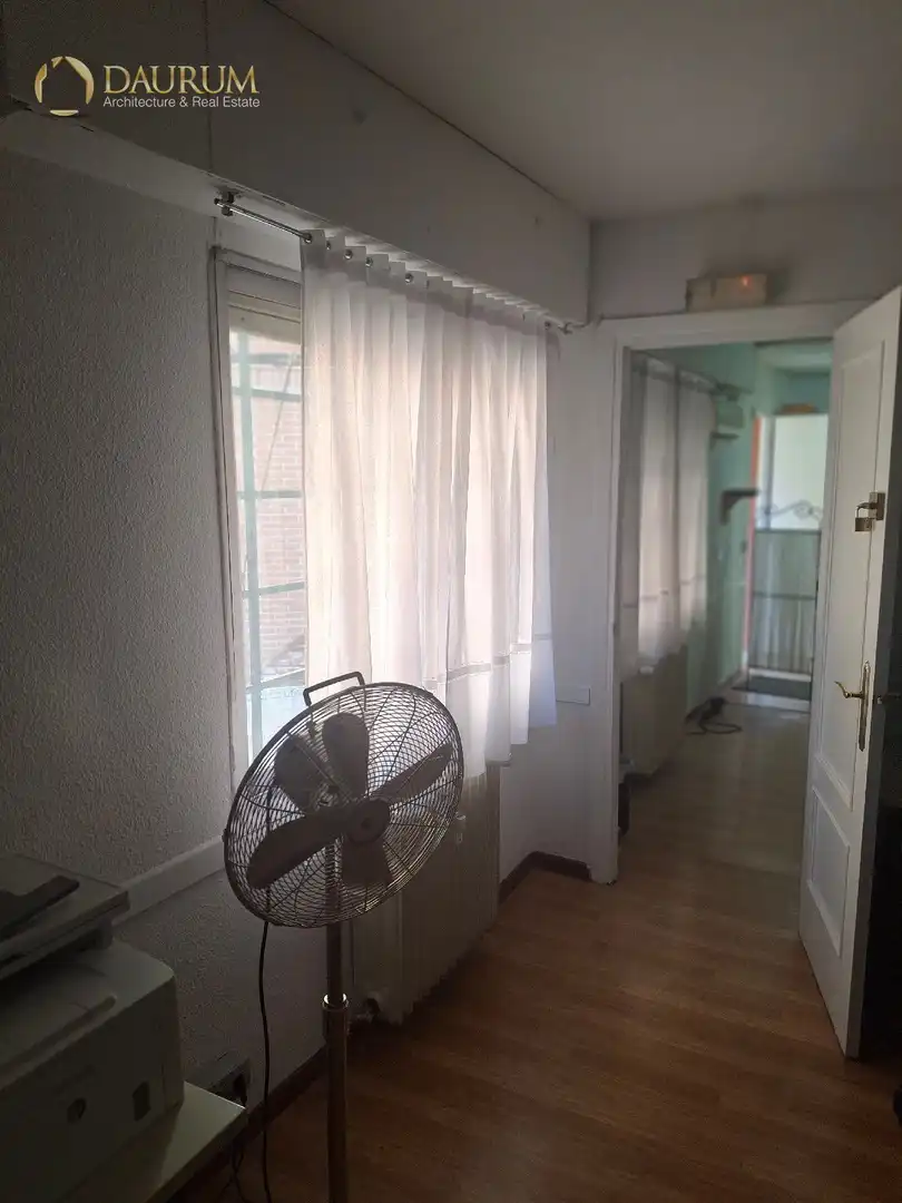 Dormitori de Local en venda en Alcobendas amb Internet i Alarma