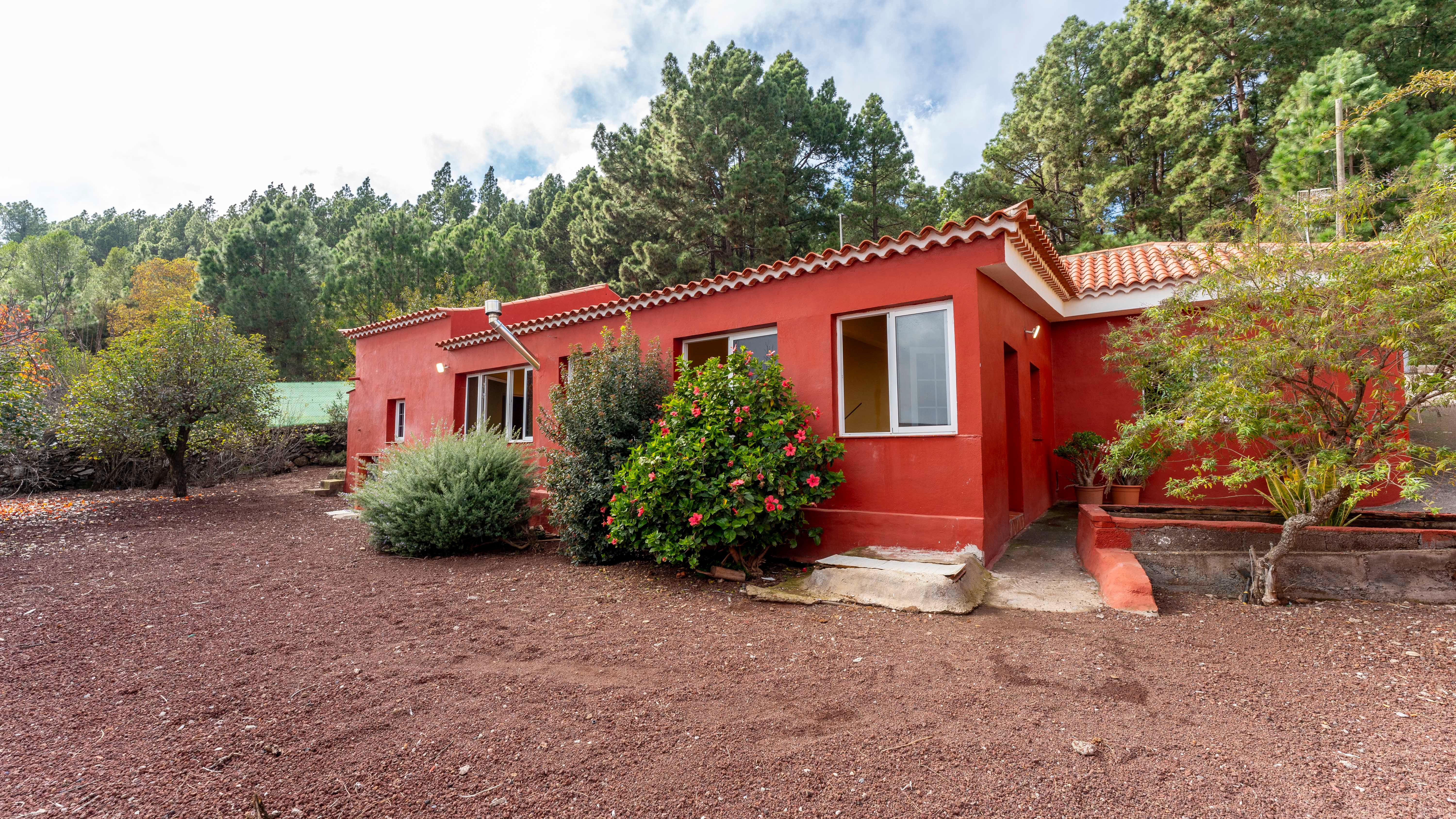 Vista exterior de Casa o xalet en venda en El Rosario amb Jardí privat