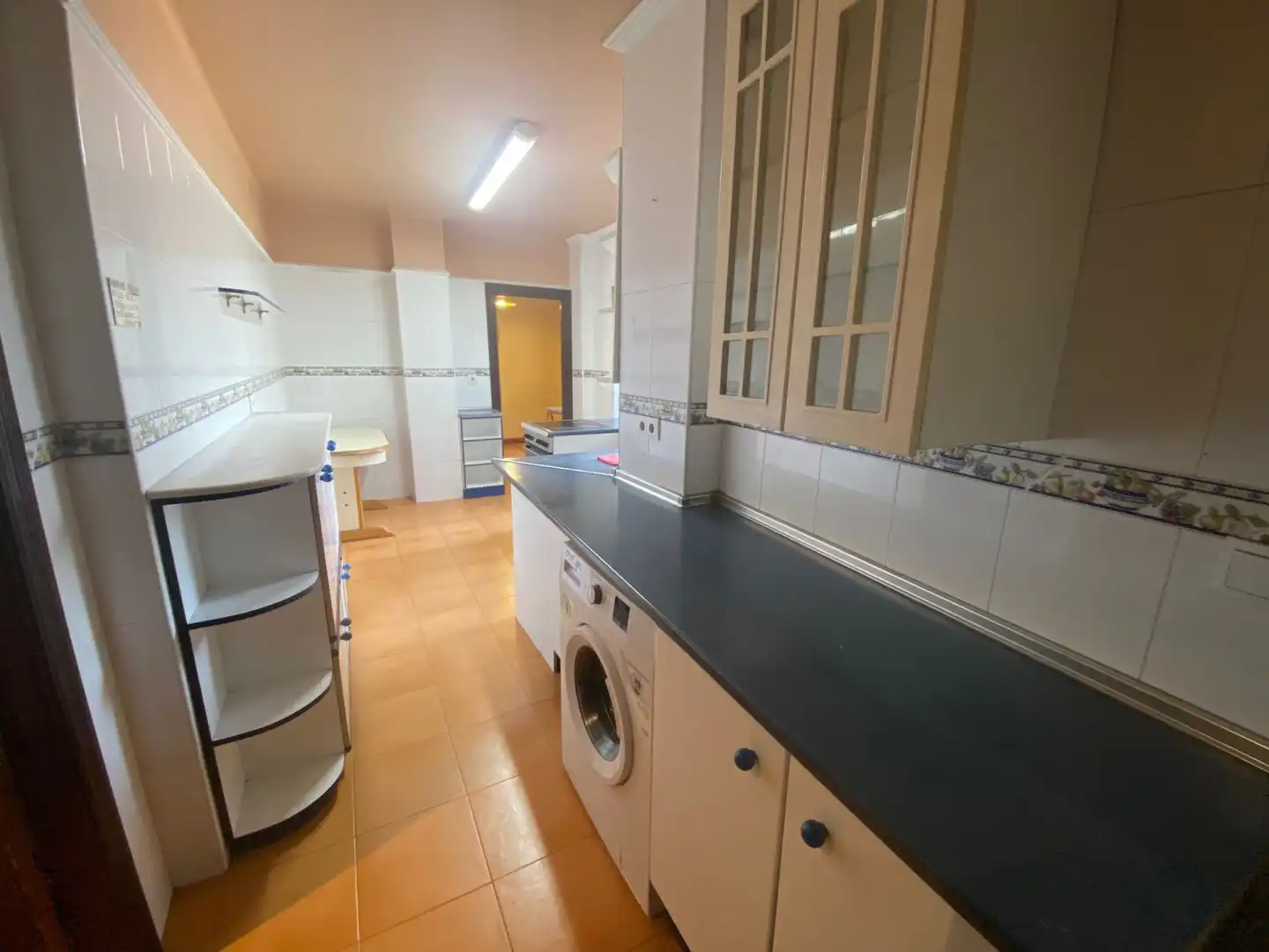 Cuina de Pis en venda en Oviedo  amb Calefacció, Terrassa i Traster