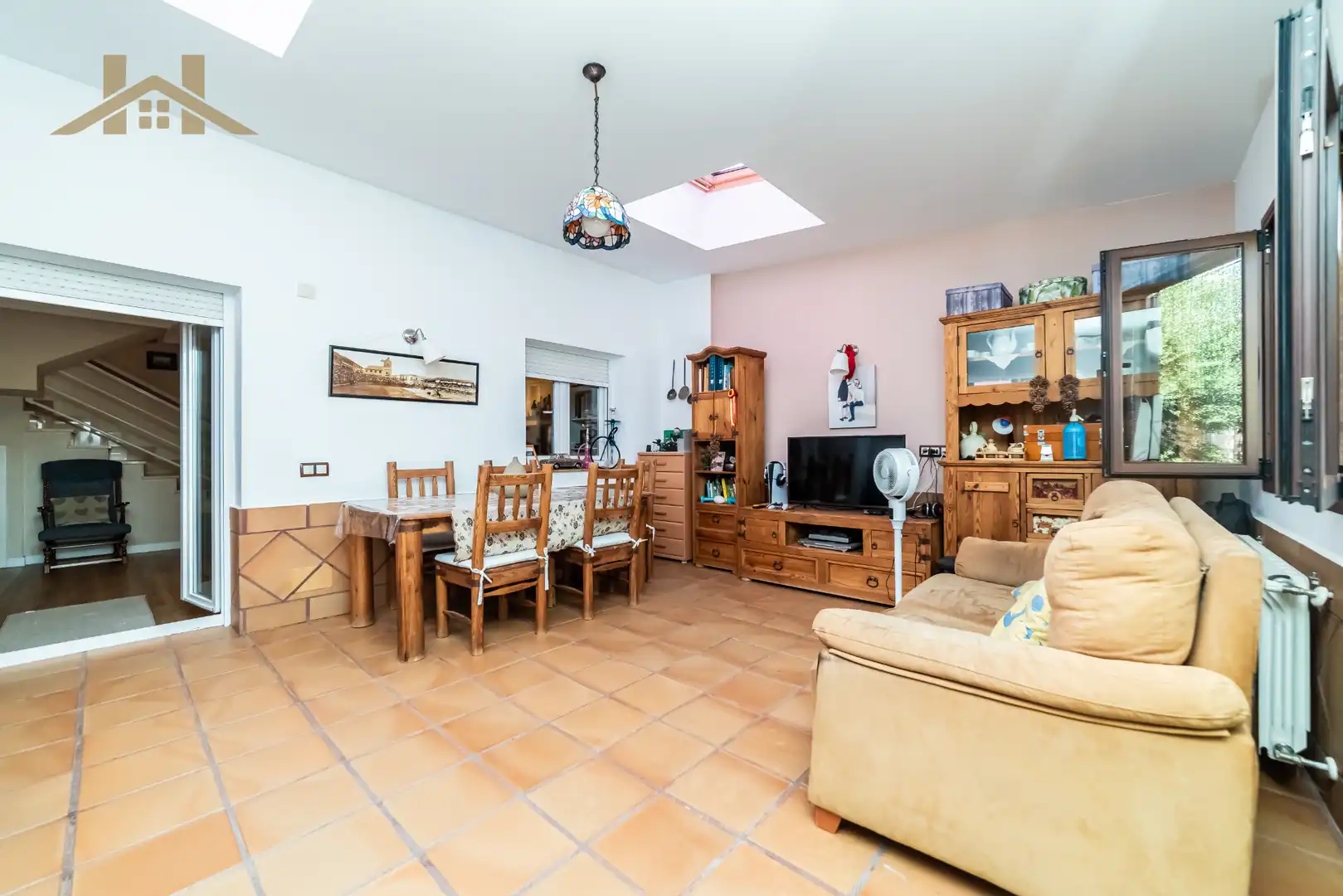 Sala de estar de Casa adosada en venta en Ciempozuelos con Aire acondicionado, Calefacción y Jardín privado