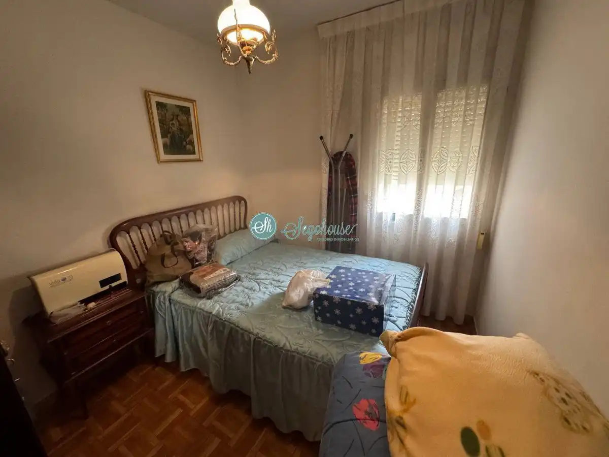 Bedroom of Flat for sale in Segovia  with Heating, Storage room and Balcony