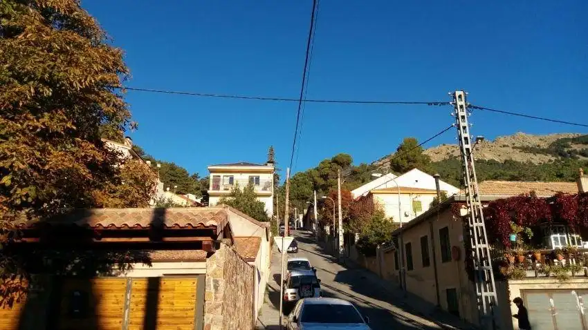 Vista exterior de Casa o chalet en venta en San Lorenzo de El Escorial con Calefacción, Jardín privado y Terraza
