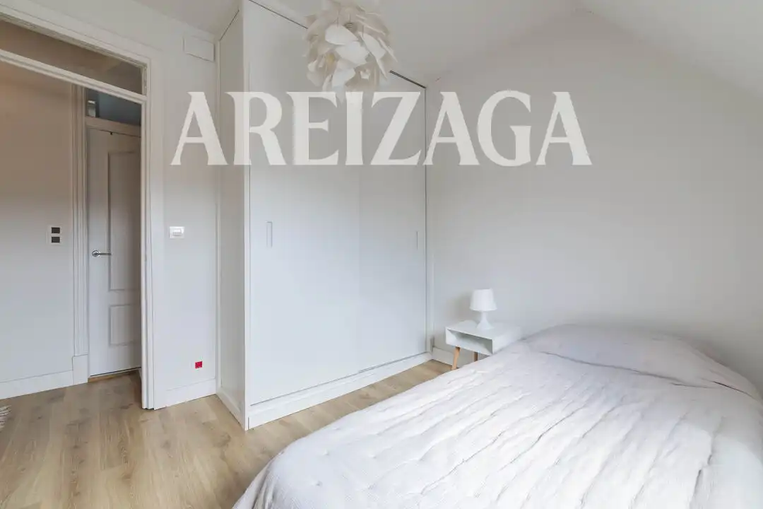 Habitación de Ático en venta en Donostia - San Sebastián  con Calefacción y Amueblado