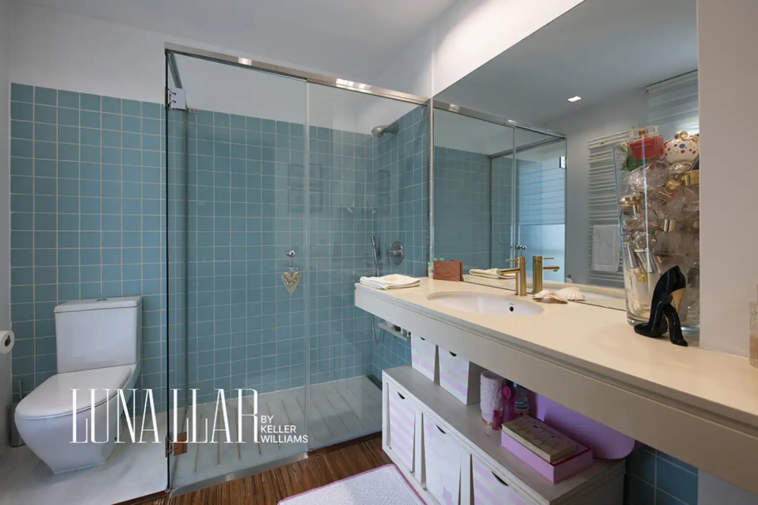 Bathroom of Houses for sale in Castelldefels  with Swimming Pool
