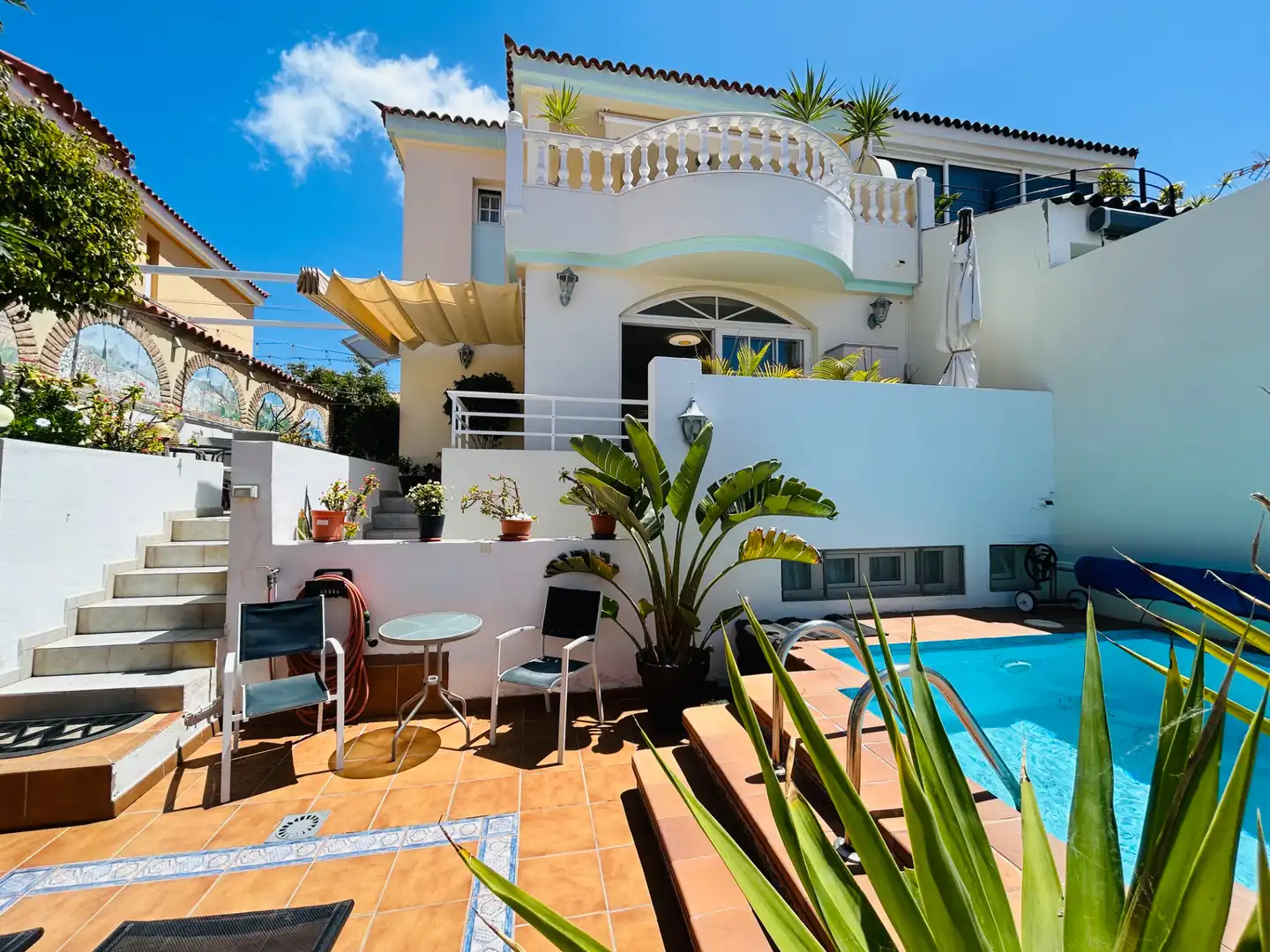 Vista exterior de Casa o chalet en venta en San Bartolomé de Tirajana con Aire acondicionado, Jardín privado y Terraza