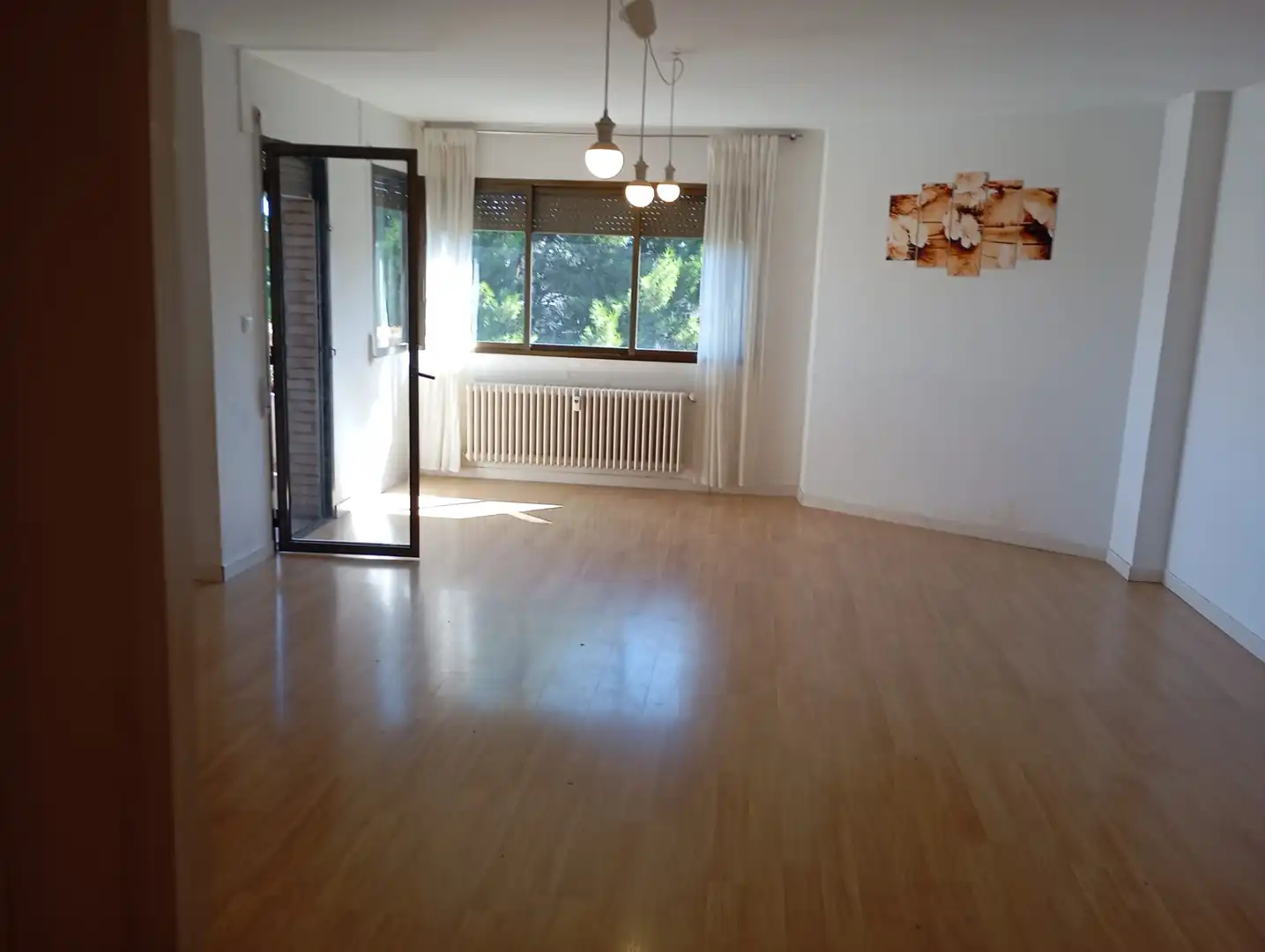 Living room of Flat for rent in Zaragoza  with Air Conditioner, Heating and Private garden