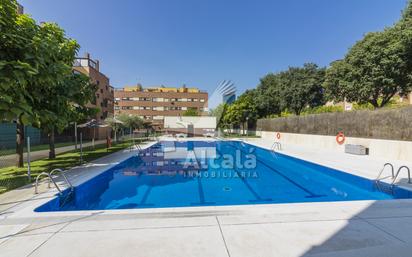 Swimming pool of Flat for sale in Alcalá de Henares  with Air Conditioner and Swimming Pool