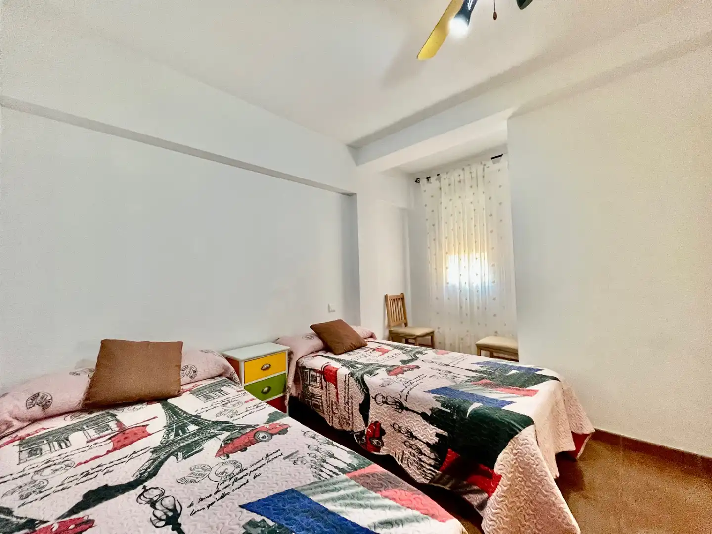 Dormitori de Apartament de lloguer en Garrucha amb Moblat i Piscina comunitària