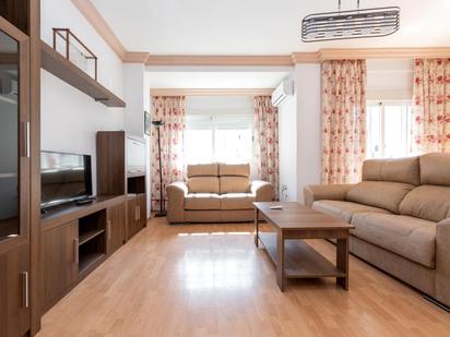 Living room of Flat for sale in  Granada Capital  with Air Conditioner, Terrace and Balcony