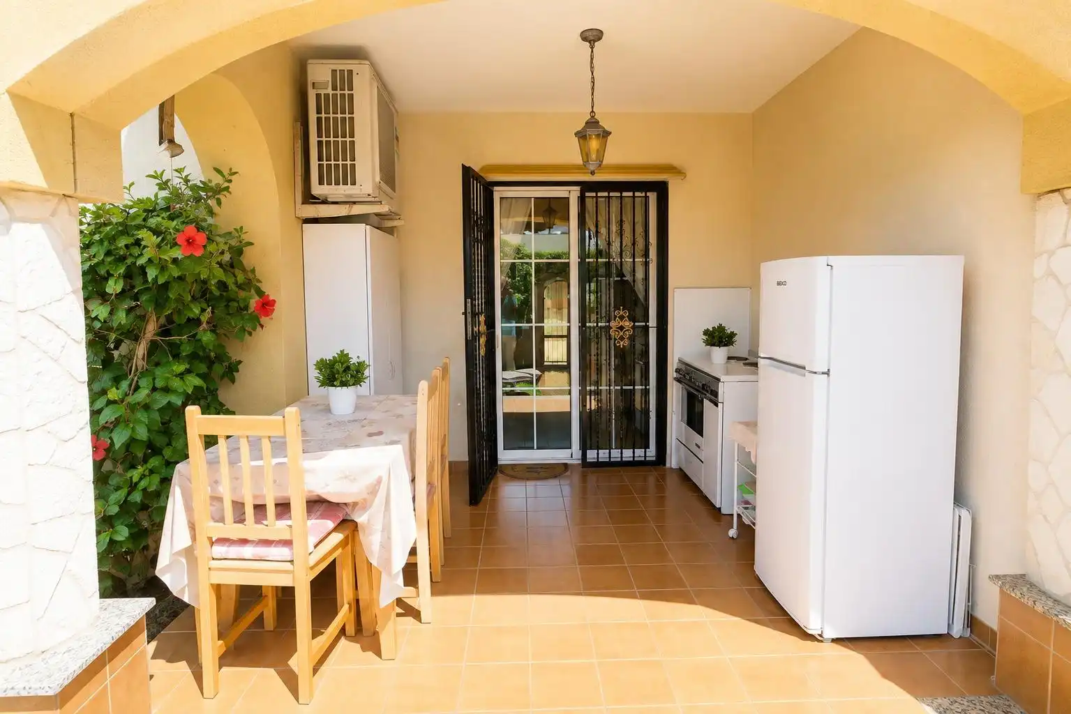 Cuina de Casa o xalet en venda en Orihuela amb Aire condicionat, Jardí privat i Piscina