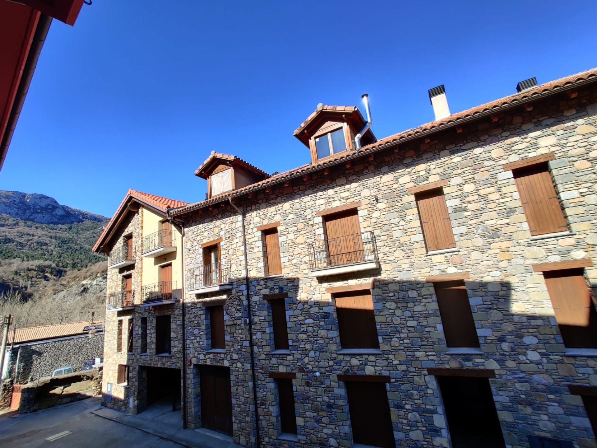 Vista exterior de Pis en venda en Campo amb Traster