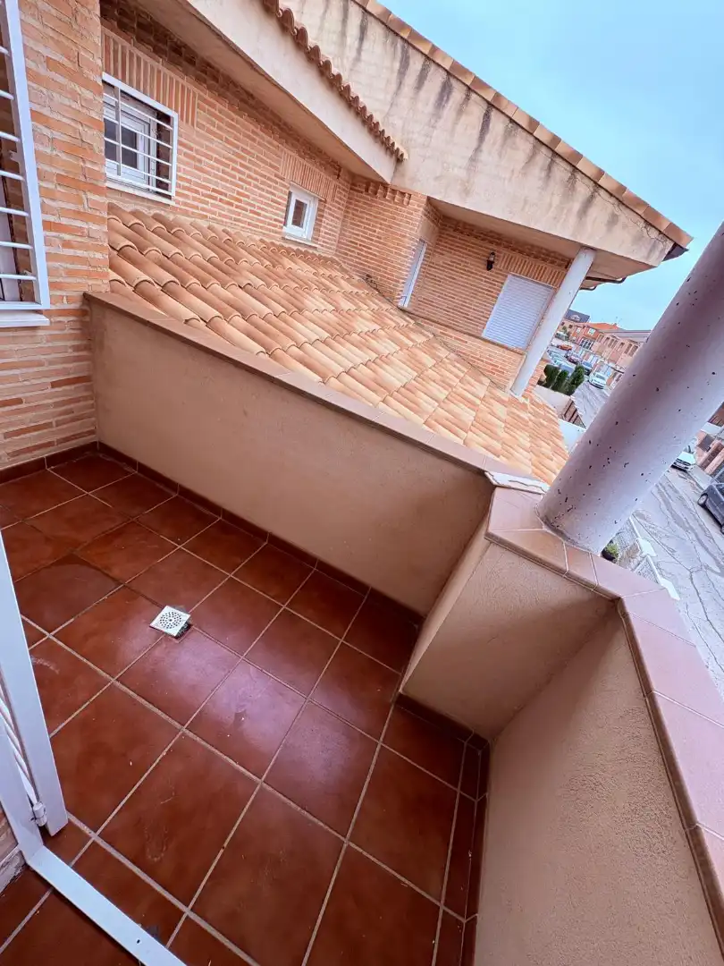 Terrace of Detached homes for sale in Yuncos  with Air Conditioner, Terrace and Washing machine
