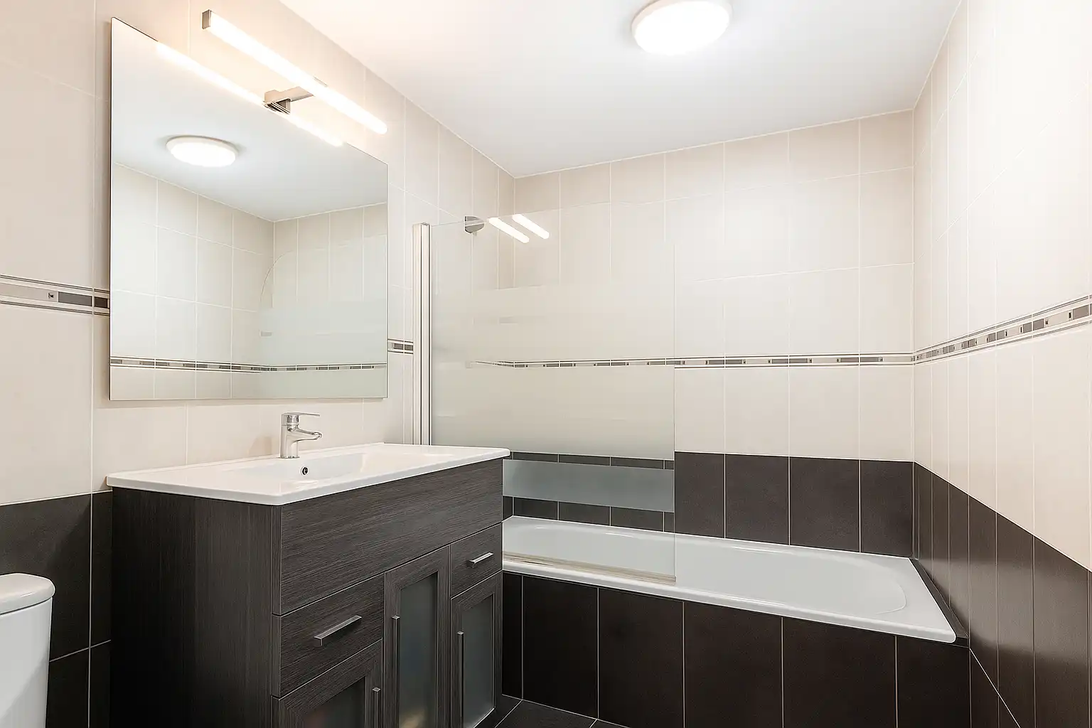 Baño de Casa adosada en venta en Málaga con Jardín privado, Terraza y Balcón