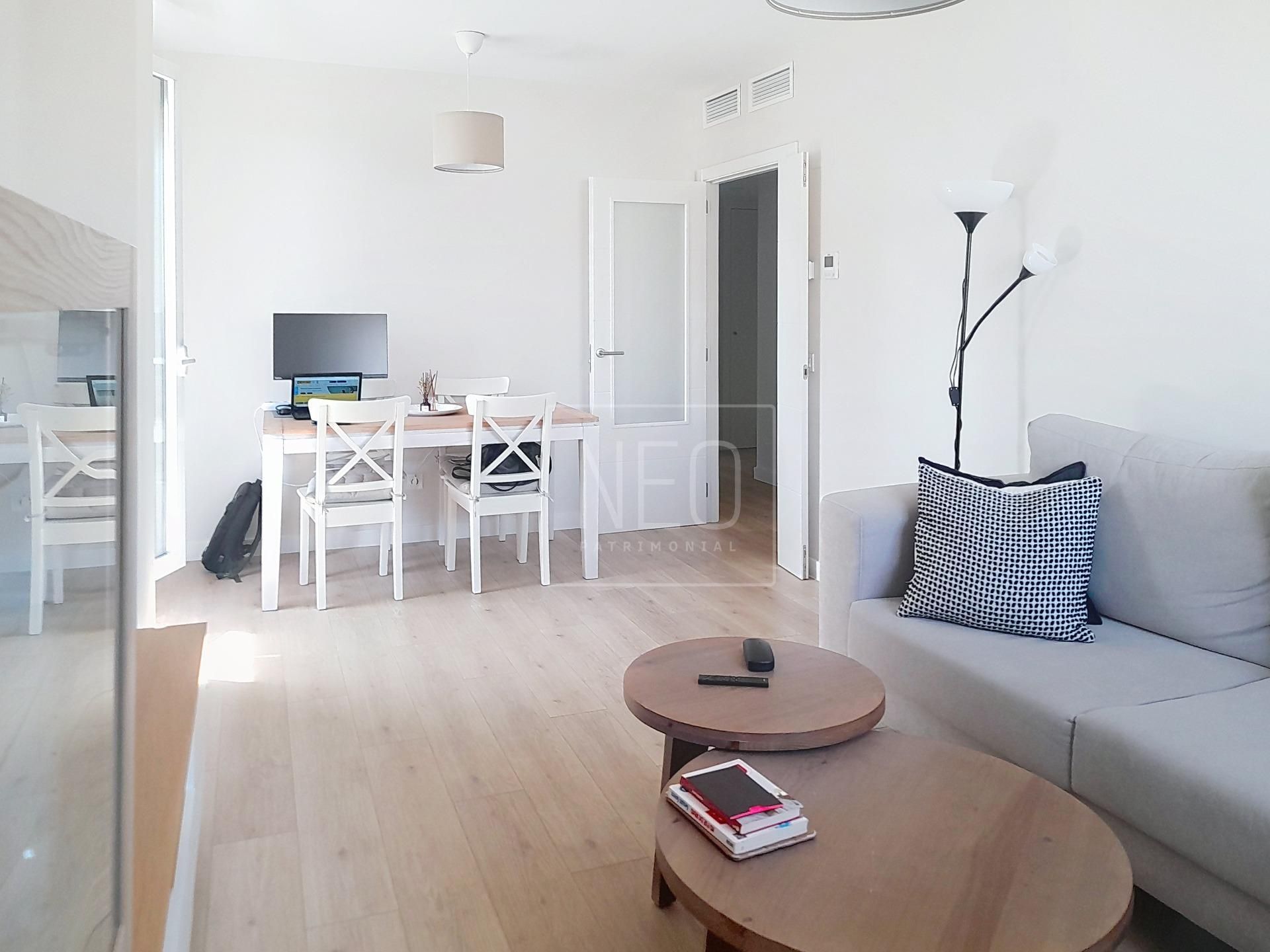 Living room of Flat for sale in Tres Cantos  with Air Conditioner, Private garden and Terrace