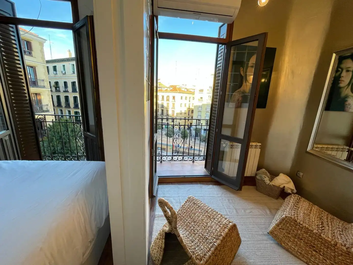 Schlafzimmer von Wohnung zur Miete in Madrid mit Klimaanlage, Heizung und Möbliert