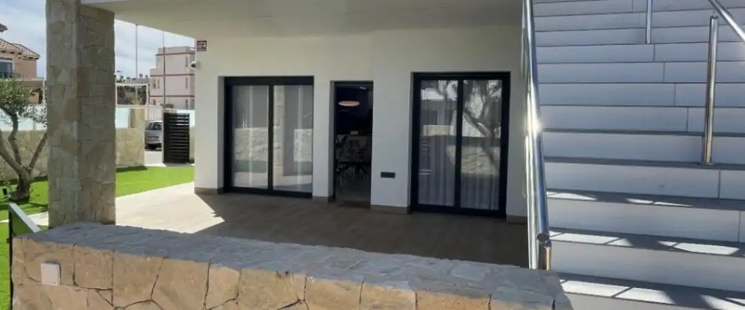 Bungalow with pool for sale in Orihuela Costa
