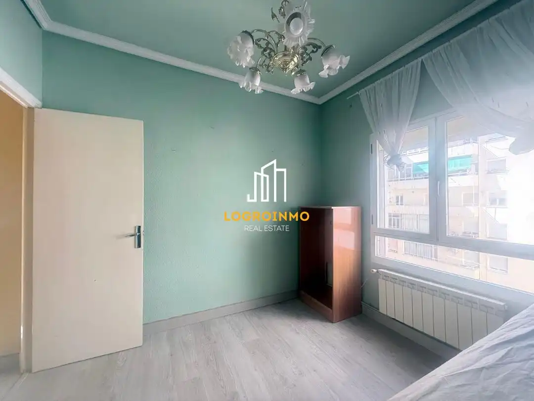 Bedroom of Flat for sale in  Logroño  with Heating, Parquet flooring and Terrace