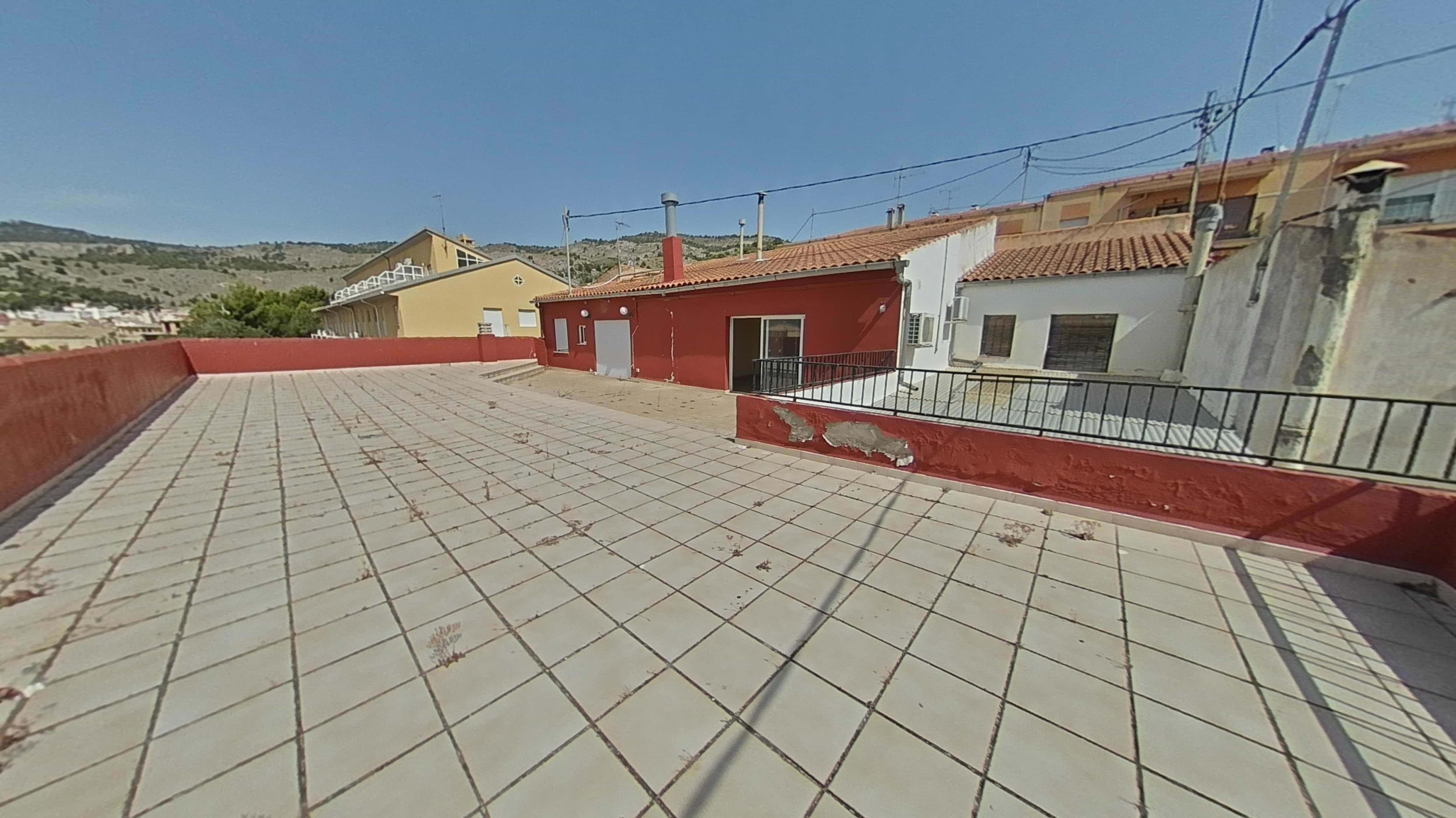 Exterior view of Building for sale in Onil