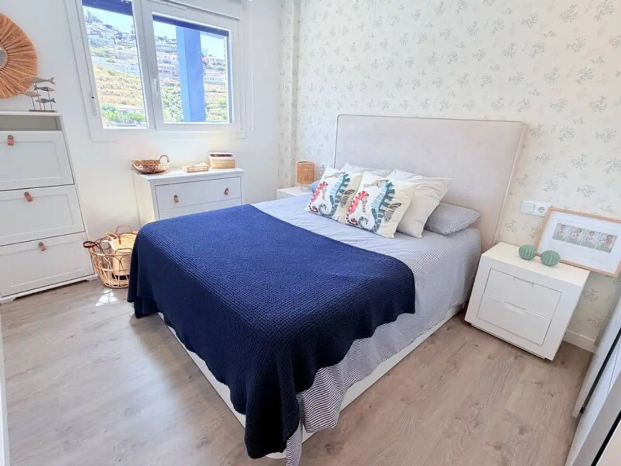 Habitación de Apartamento de alquiler en Almuñécar con Terraza y Piscina comunitaria