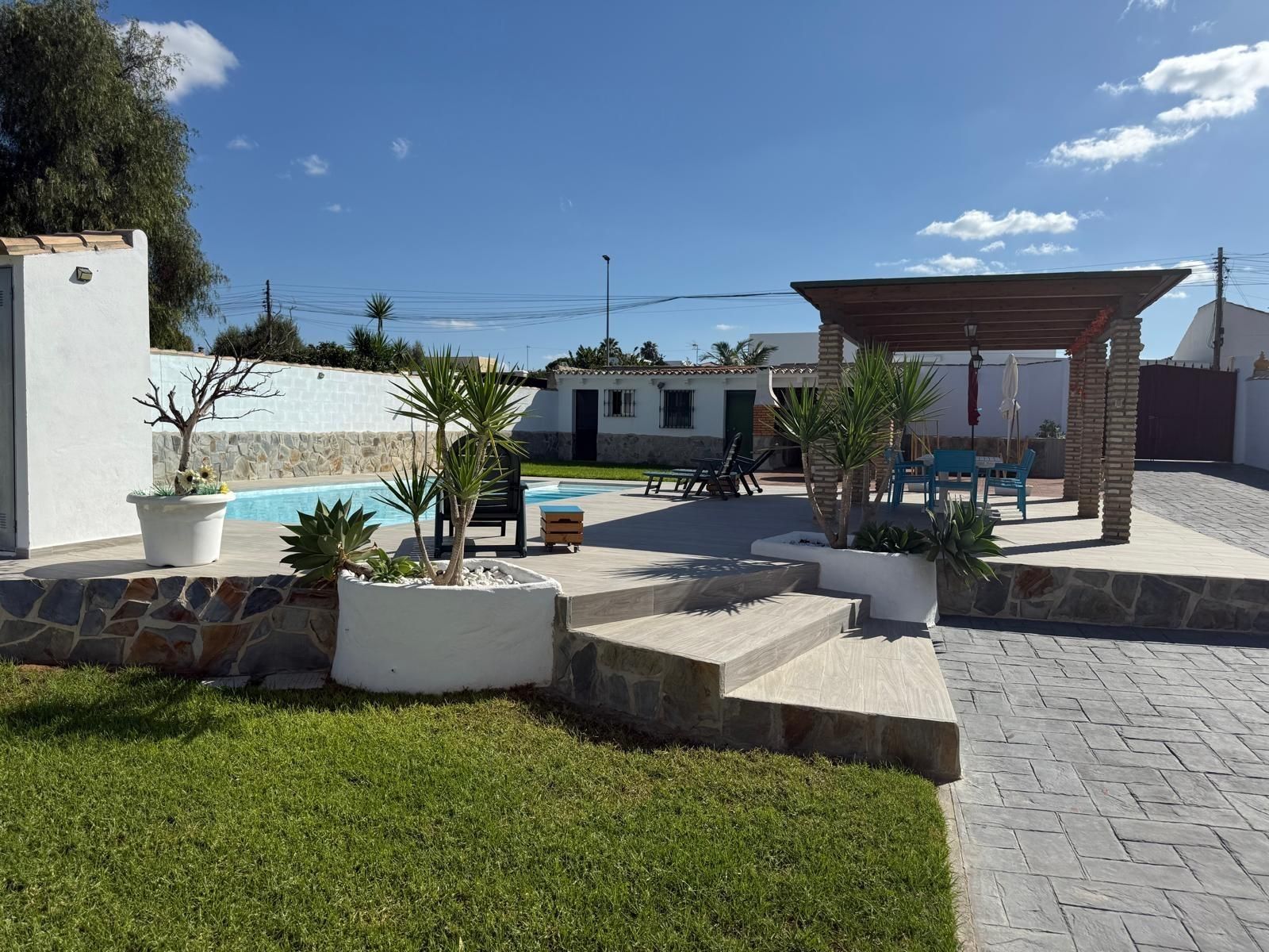 Swimming pool of House or chalet for sale in Chiclana de la Frontera  with Air Conditioner, Private garden and Storage room