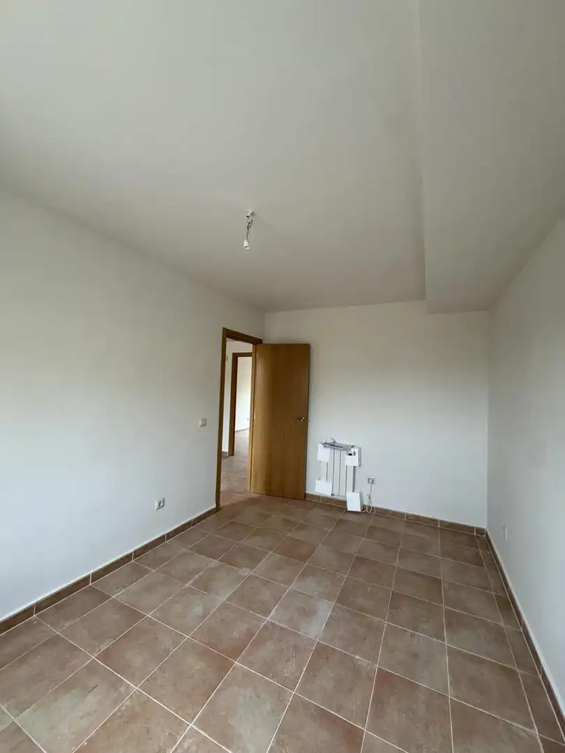 Dormitori de Casa adosada en venda en Albalate de Zorita amb Calefacció, Jardí privat i Alarma