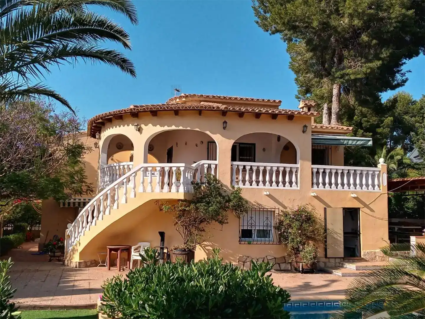 Vista exterior de Casa o xalet en venda en Moraira amb Piscina i Balcó