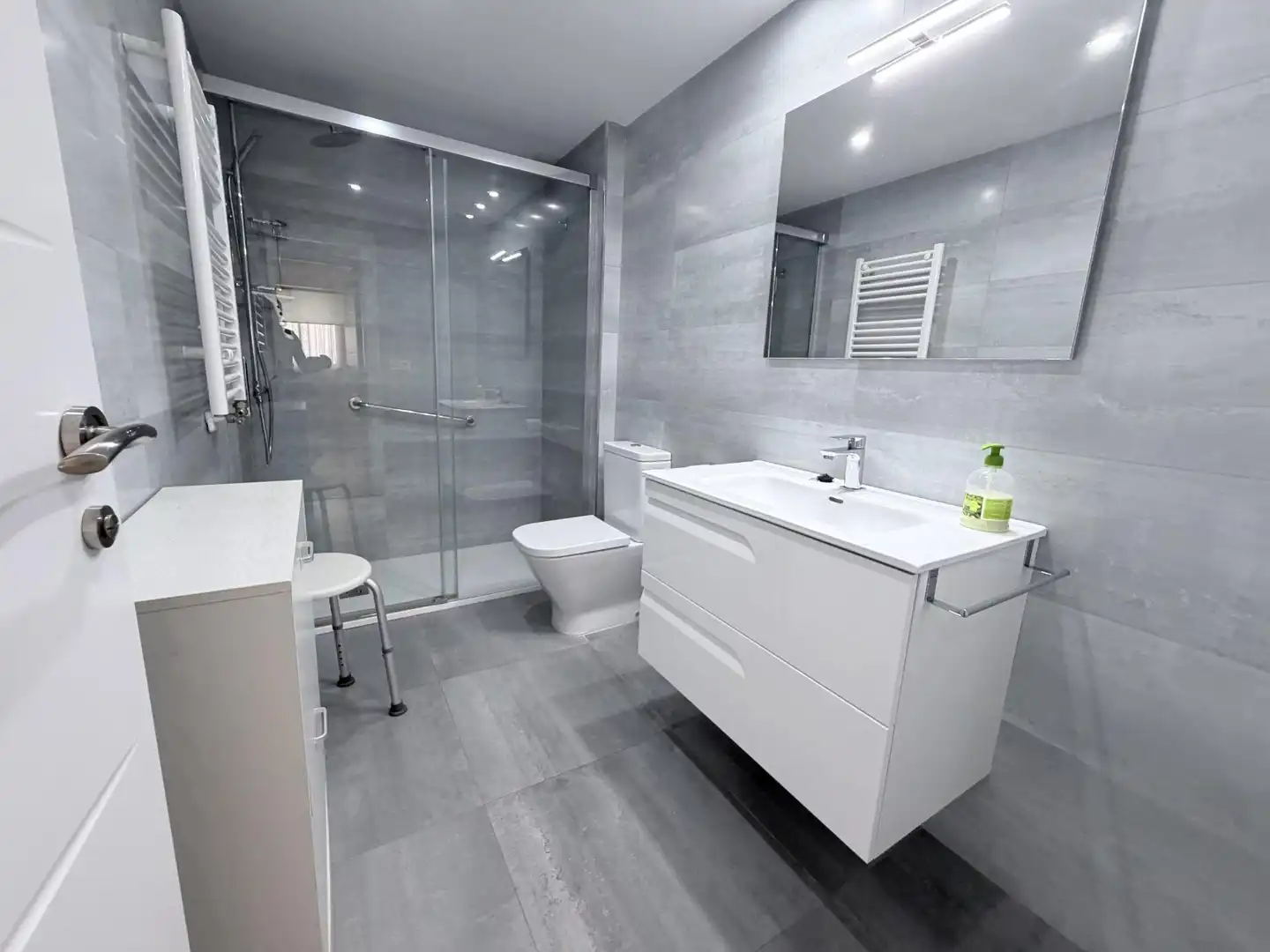 Badezimmer von Wohnung zur Miete in Zaragoza mit Klimaanlage, Heizung und Terrasse