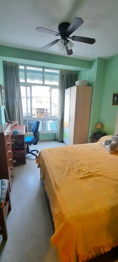 Habitación de Apartamento en venta en Torremolinos con Calefacción, Lavadora y Balcón