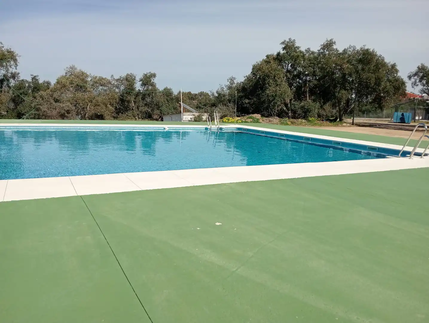 Piscina de Pis en venda en Guillena amb Aire condicionat, Terrassa i Piscina comunitària