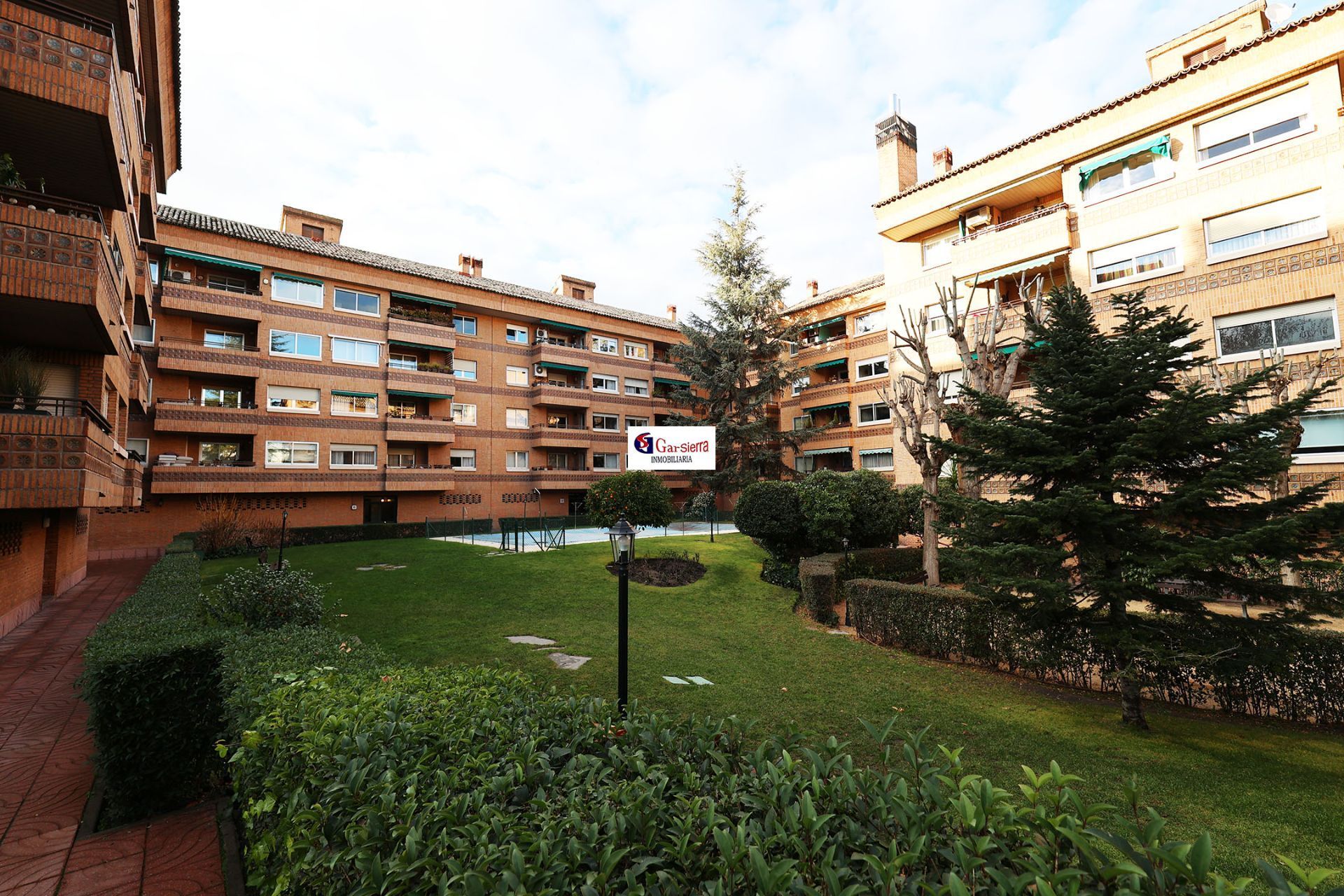 Exterior view of Flat for sale in  Madrid Capital  with Heating