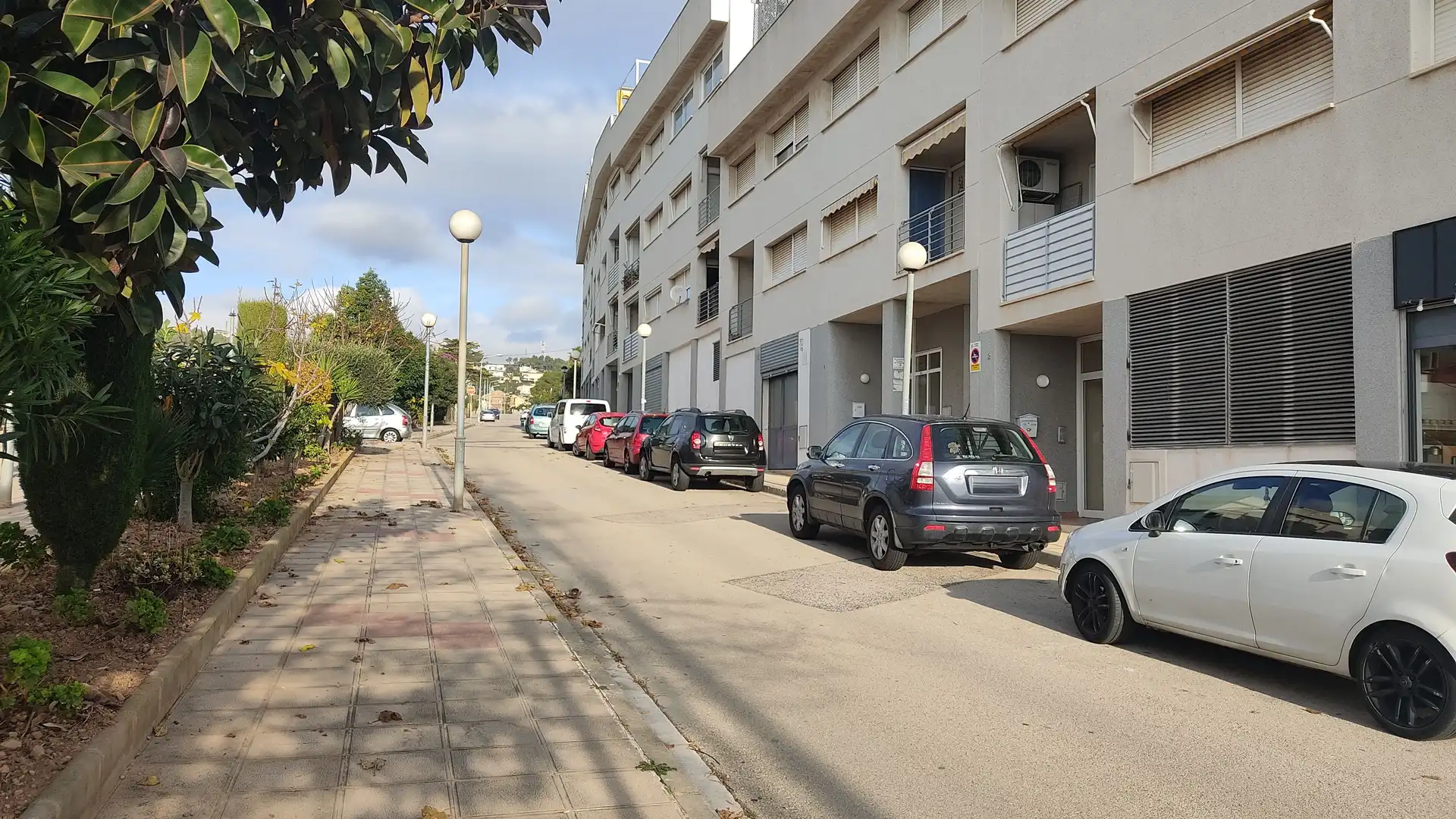 Außenansicht von Garage zum Verkauf in El Vendrell