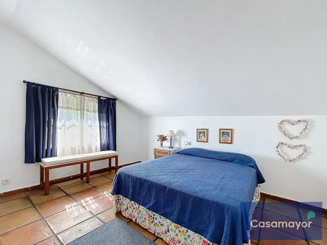 Dormitori de Casa o xalet en venda en Alicante / Alacant amb Calefacció, Jardí privat i Terrassa