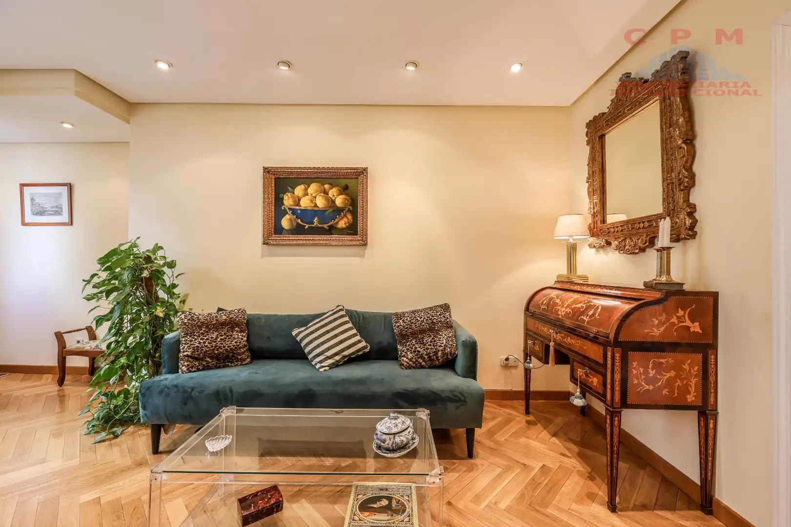 Living room of Flat for rent in Madrid  with Air Conditioner, Heating and Parquet flooring