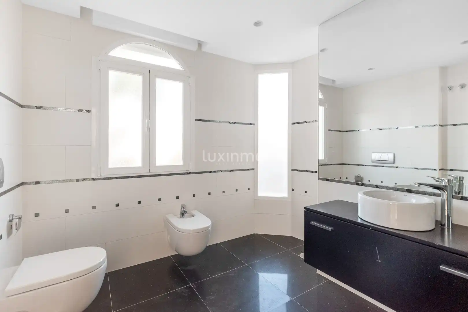 Bathroom of Houses for sale in L'Alfàs del Pi  with Air Conditioner, Terrace and Storage room