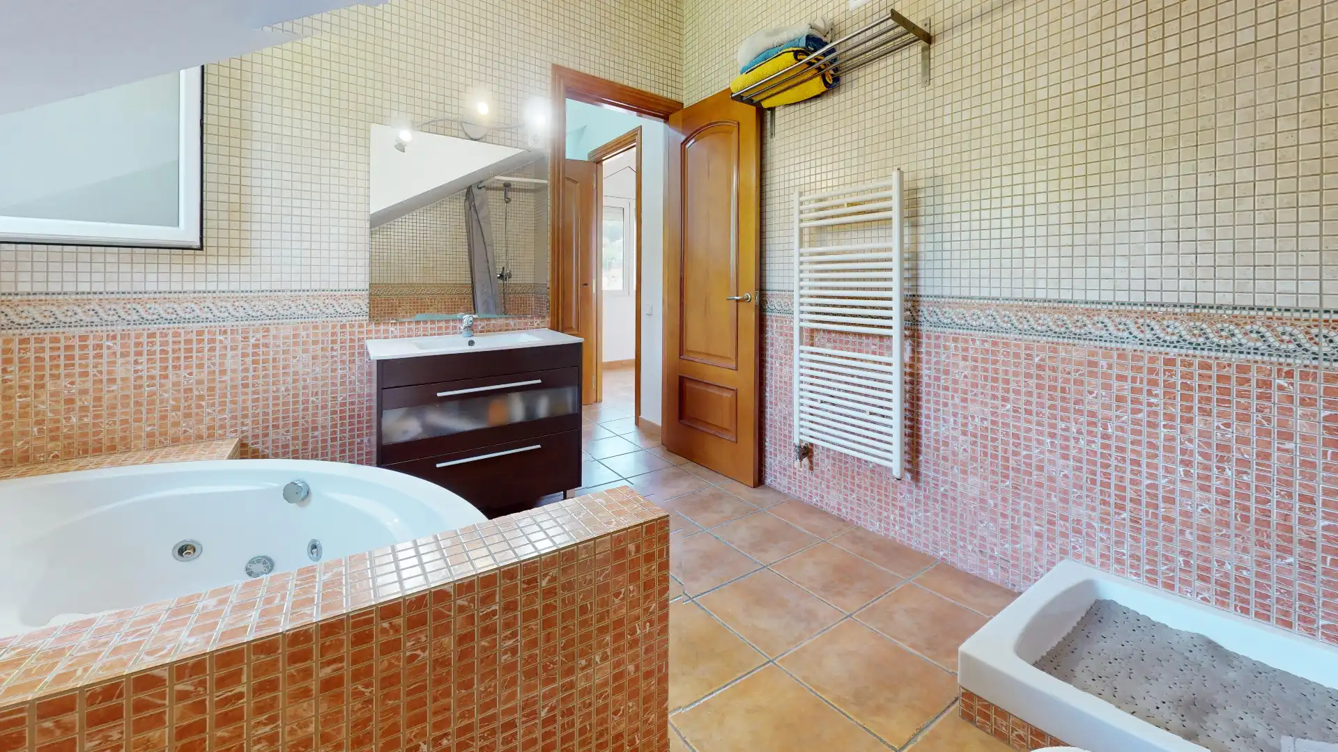 Bany de Casa o xalet en venda en Lliçà d'Amunt amb Aire condicionat, Calefacció i Jardí privat