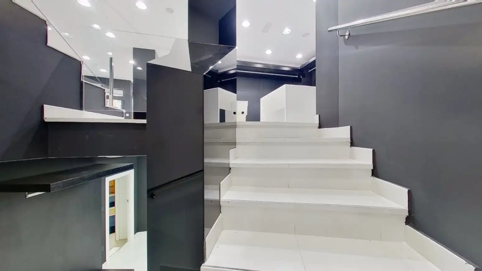 Commercial properties for rent in Torrelavega   with Air Conditioner