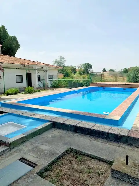 Swimming pool of Houses for sale in Colmenar de Oreja  with Air Conditioner, Heating and Private garden