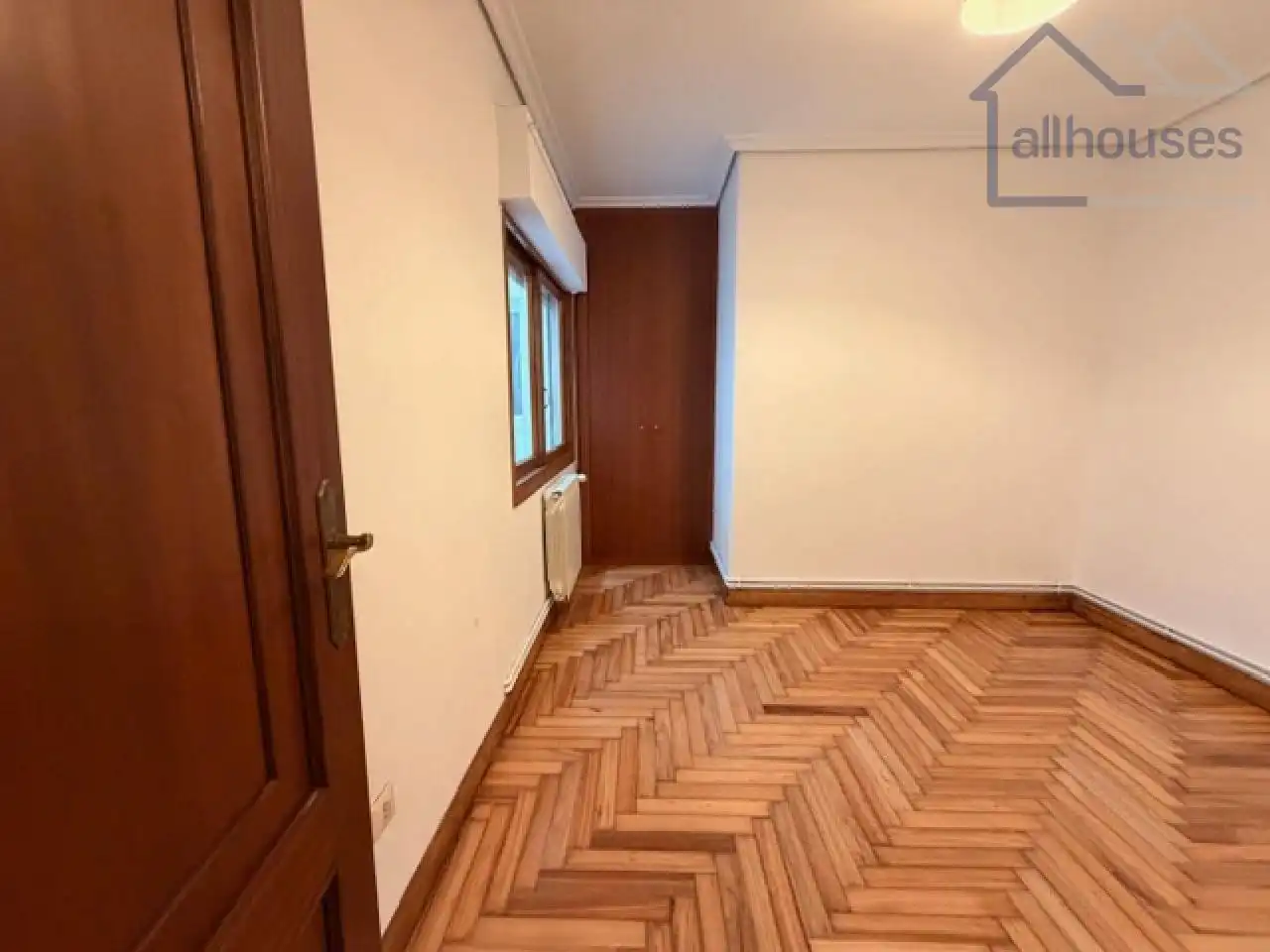 Habitación de Piso en venta en Vigo  con Calefacción, Parquet y Terraza