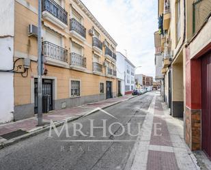 Vista exterior de Casa o xalet en venda en Parla amb Aire condicionat, Terrassa i Balcó