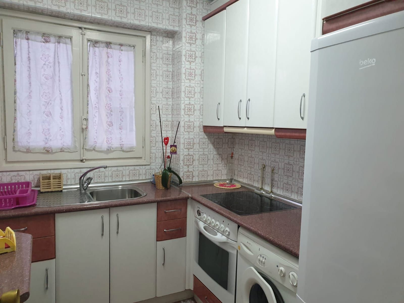Cocina de Piso de alquiler en  Zaragoza Capital con Calefacción, Parquet y Amueblado