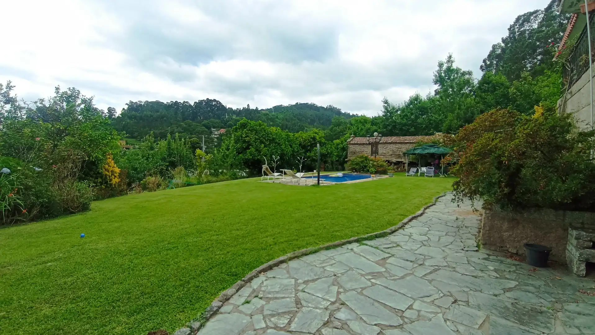 Jardín de Casa o chalet en venta en Pontevedra Capital  con Jardín privado, Terraza y Piscina