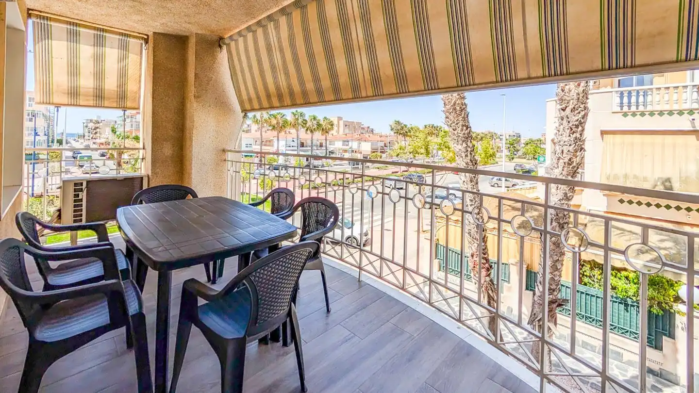 Terrasse von Wohnung zum Verkauf in Santa Pola mit Klimaanlage, Terrasse und Möbliert