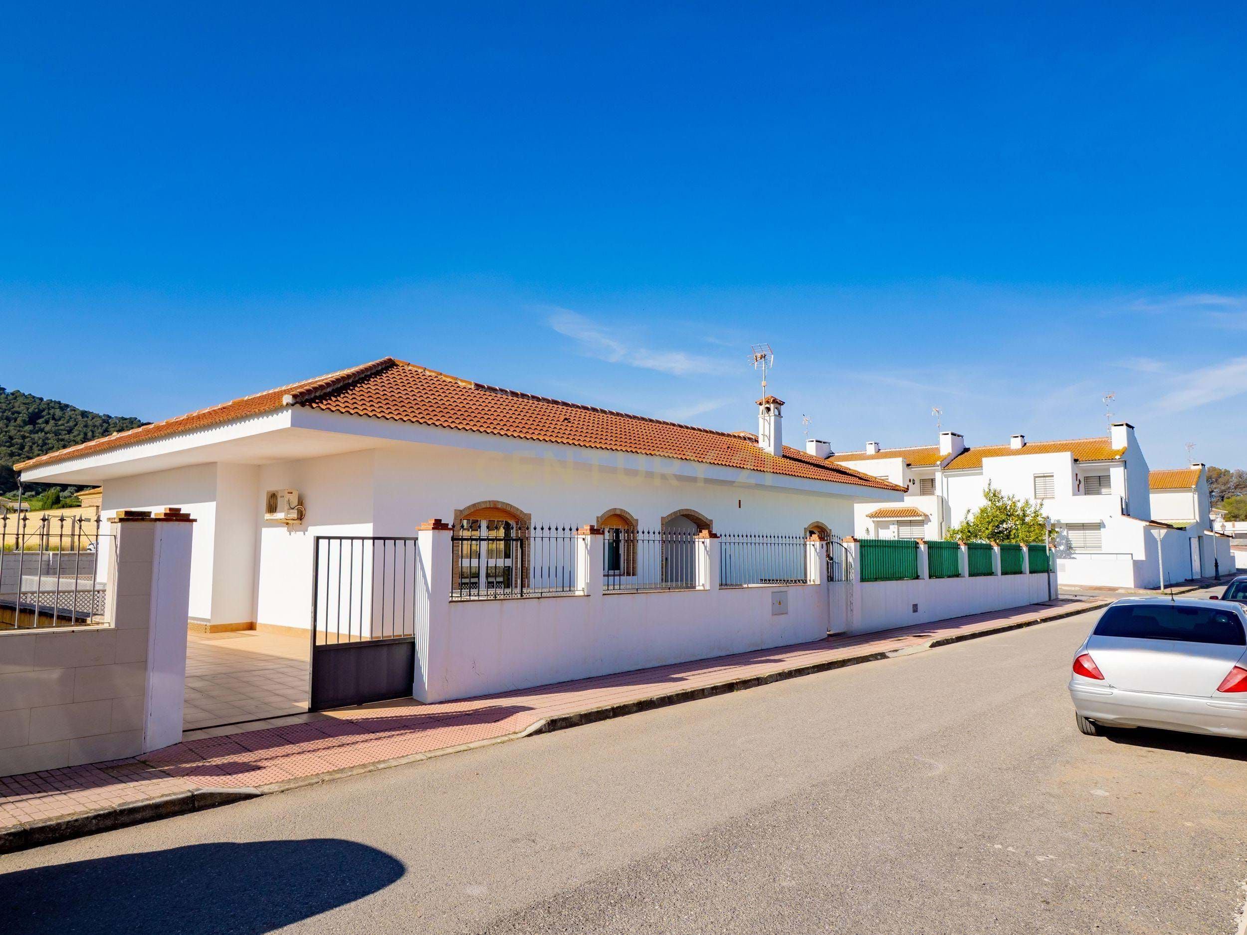 Exterior view of House or chalet for sale in Humilladero  with Air Conditioner and Terrace