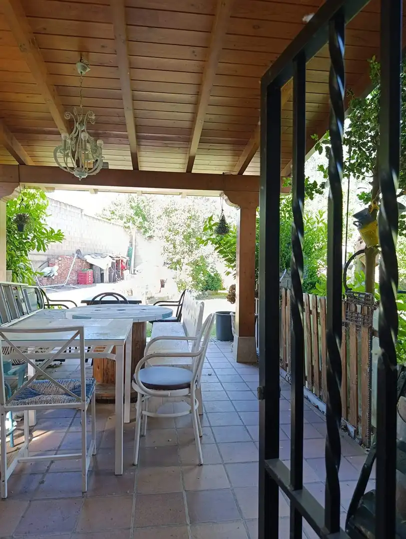 Terrassa de Casa o xalet en venda en San Andrés del Rabanedo amb Calefacció, Jardí privat i Terrassa