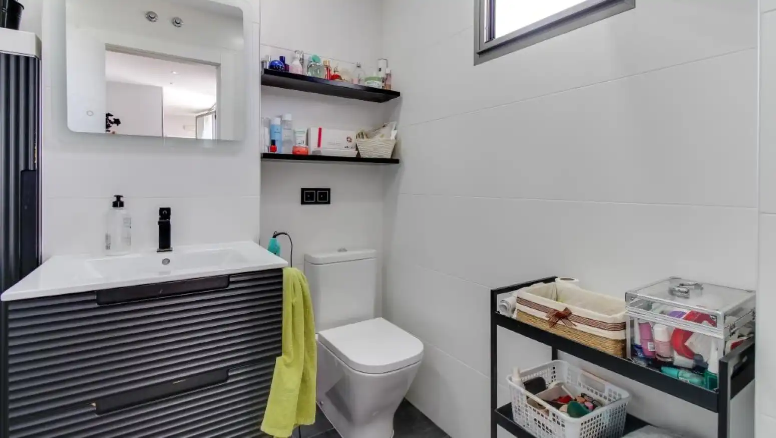 Badezimmer von Haus oder Chalet zum Verkauf in Villamayor mit Klimaanlage, Heizung und Privatgarten