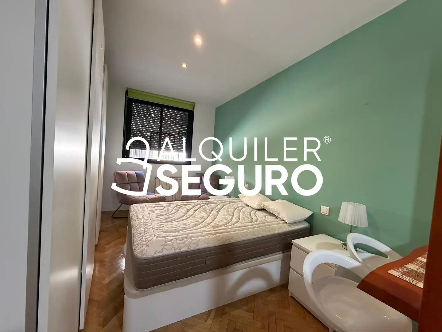 Schlafzimmer von Loft zur Miete in Madrid mit Heizung, Abstellraum und Möbliert