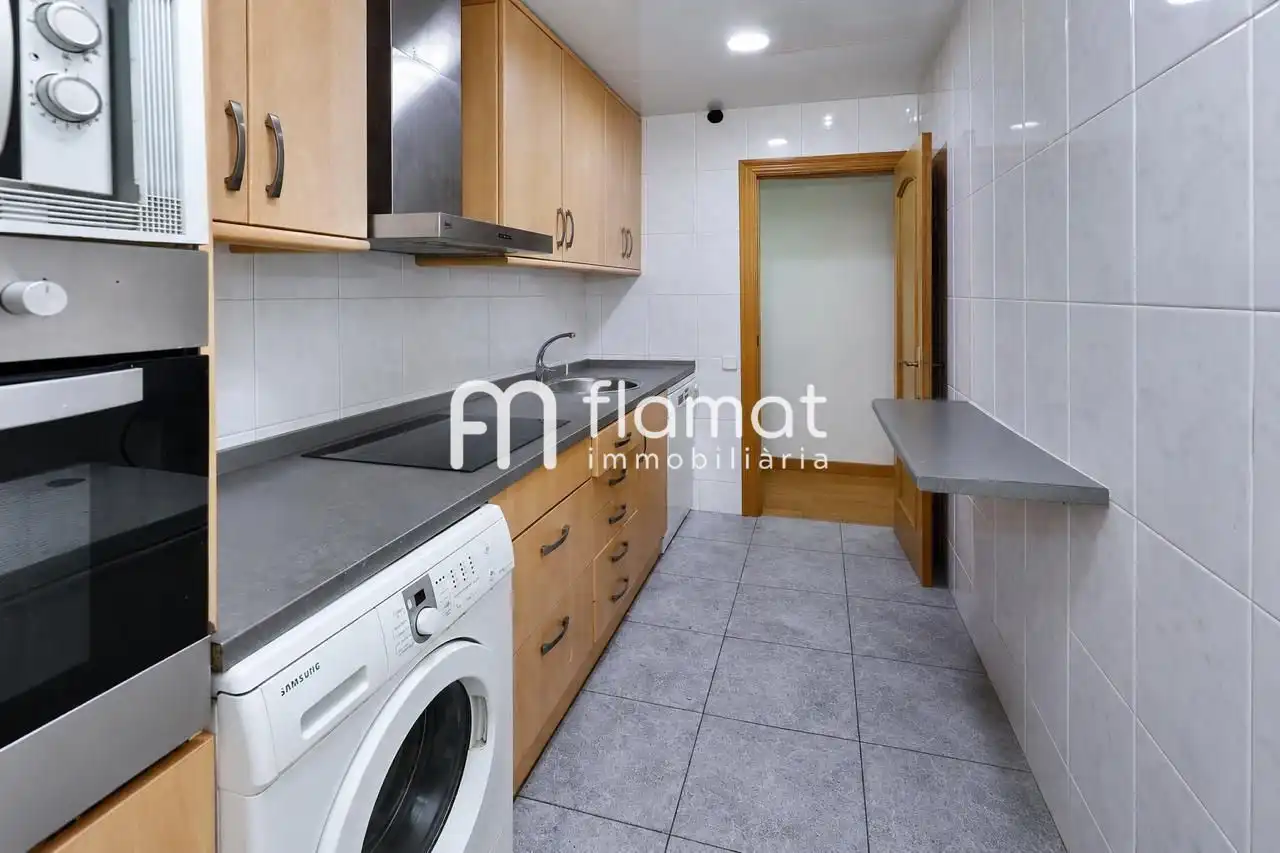 Kitchen of Flat for sale in Santa Coloma de Gramenet  with Air Conditioner, Furnished and Balcony