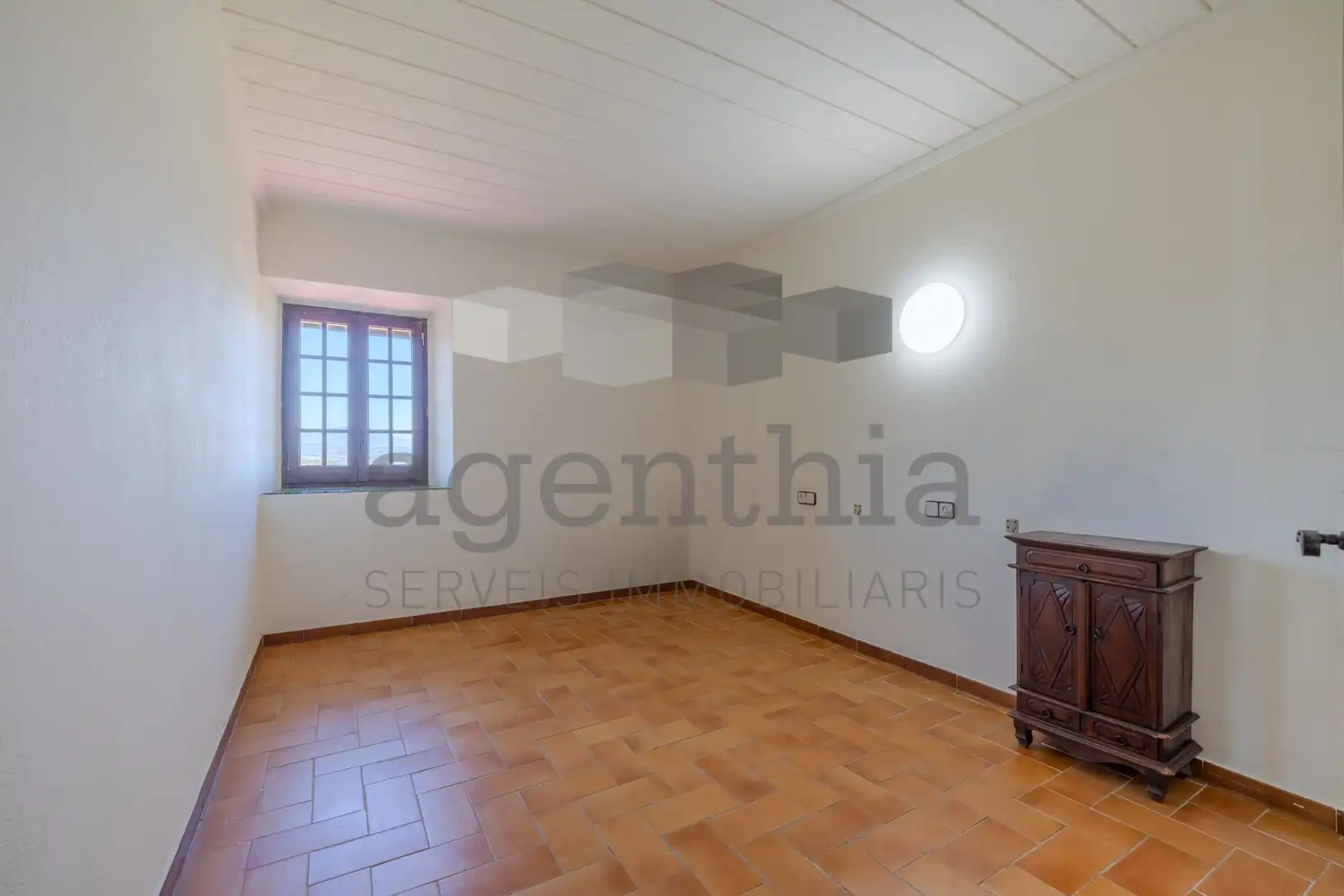 Dormitori de Finca rústica en venda en Girona amb Aire condicionat, Calefacció i Terrassa